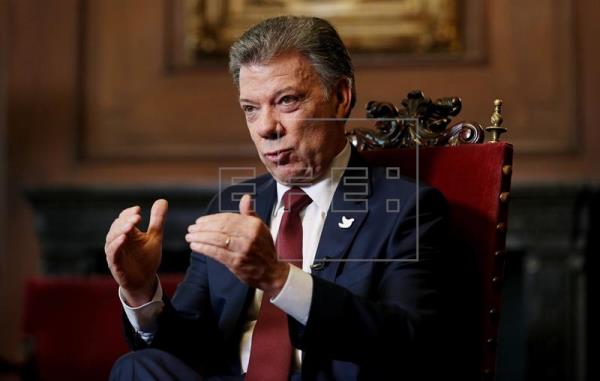 Santos espera un nuevo acuerdo de paz en noviembre y no descarta otro plebiscito